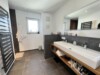 Neuwertige 2,5 Zimmer-Wohnung mit schöner Dachterrasse in Vorberg - Badezimmer