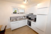 Neuwertige + barrierefreie 2 Zimmer-Wohnung in  schöner Aussichtslage von Vorberg - Küche