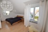 Ansprechende + neuwertige Doppelhaushälfte in ruhiger, seehnaher Lage von Langenargen (Bodensee) - Schlafzimmer