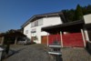 Großzügiges Mehrfamilienhaus in bevorzugter Wohn- und Aussichtslage von Ravensburg Süd - Hauszugang und Hof