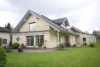 Neuwertiges + gepflegtes Einfamilienhaus in idyllischer Lage, Nähe Ravensburg - Gartenansicht