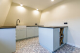 Hochwertige 4-Zimmer Dachgeschosswohnung in der Ravensburger Nordstadt zur Miete - 3_Blick in die Küche