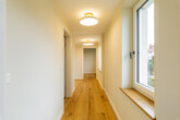 Luxuriöse Mietwohnung auf ca. 206m² im Herzen von Ravensburg - 4_Flur oben