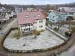 Preiswertes Investment: 3-Familienhaus in Altshausen - Luftbild Garten