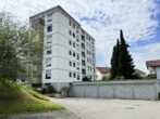 Alpensicht inklusive - schöne 3-Zimmer Wohnung in Vogt - Zufahrt und Gebäudeansicht